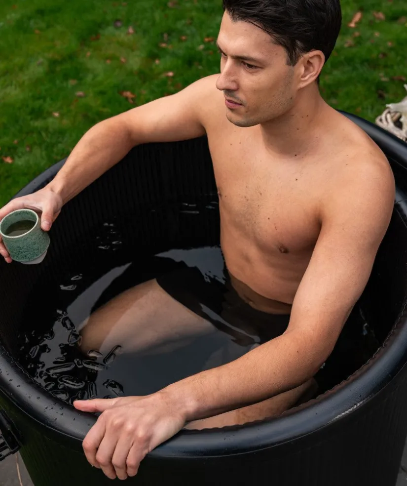 Sale Watery Pakketilbud: Deluxe oppustelig isbad & vandkøler