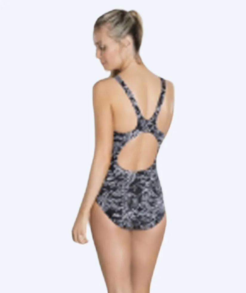 Hot Speedo badedragt til damer - Boom Allover Muscleback - Sort/hvid