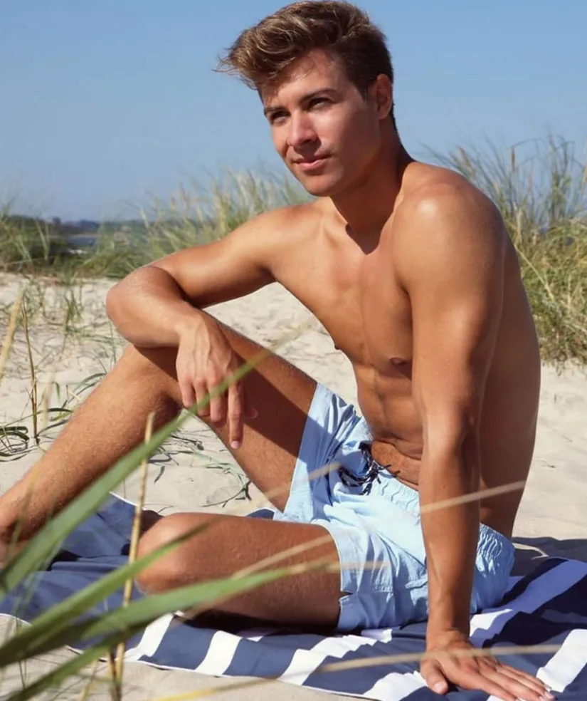 Hot SummerSand microfiber håndklæde - Deep Blue (Mørkeblå)