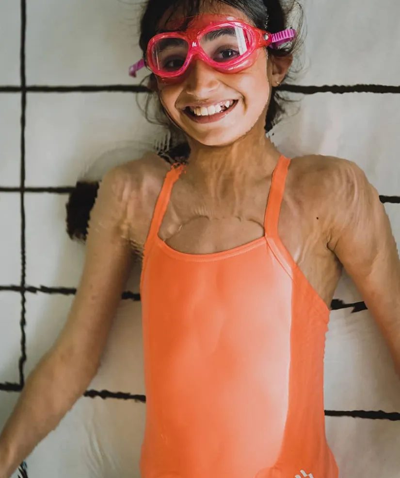 Hot Watery badedragt til piger - Freestyler Solid - Coral
