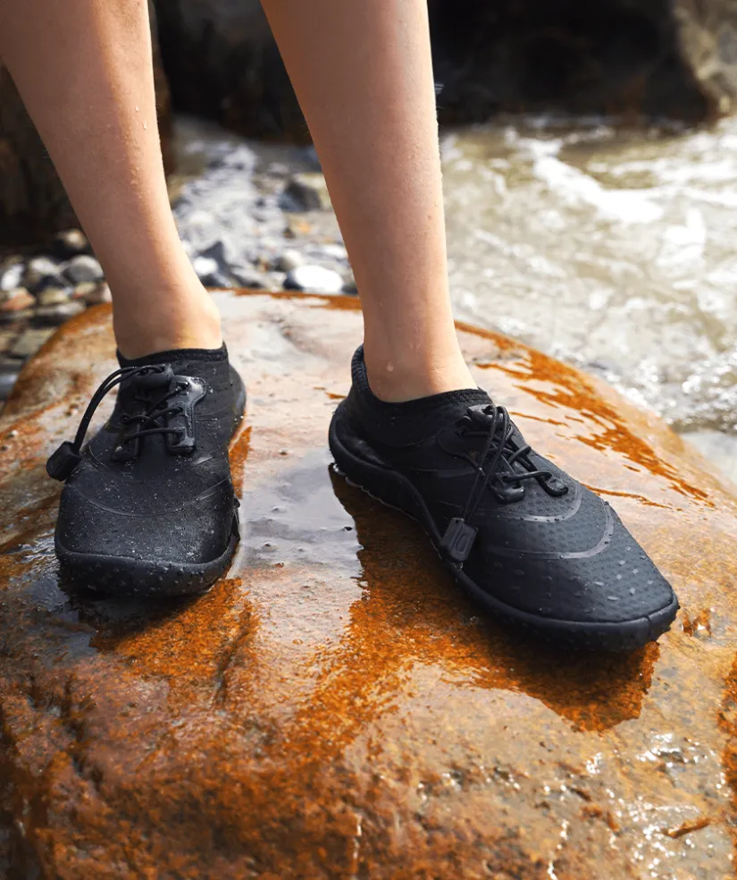 Online Watery badesko til voksne - Nerida - Sort