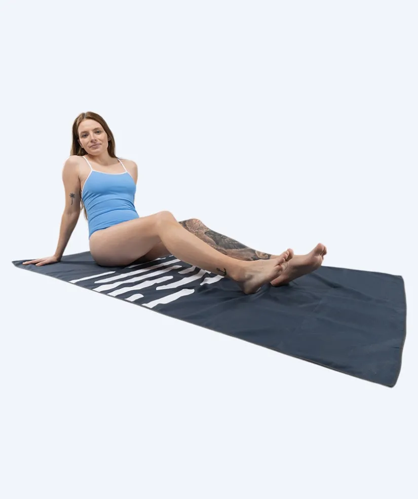Best Watery microfiber håndklæde (160 x 80 cm) - Eco Nebraska - Mørkeblå
