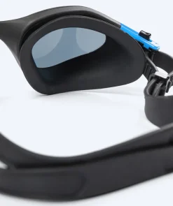 New Watery motions svømmebriller - Raven Active - Sort/blå 1.0